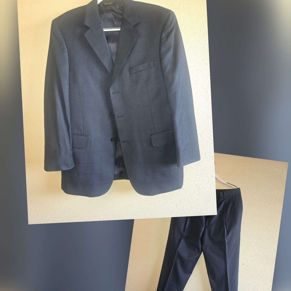 JoS A Bank Men's Dark Blue Suit